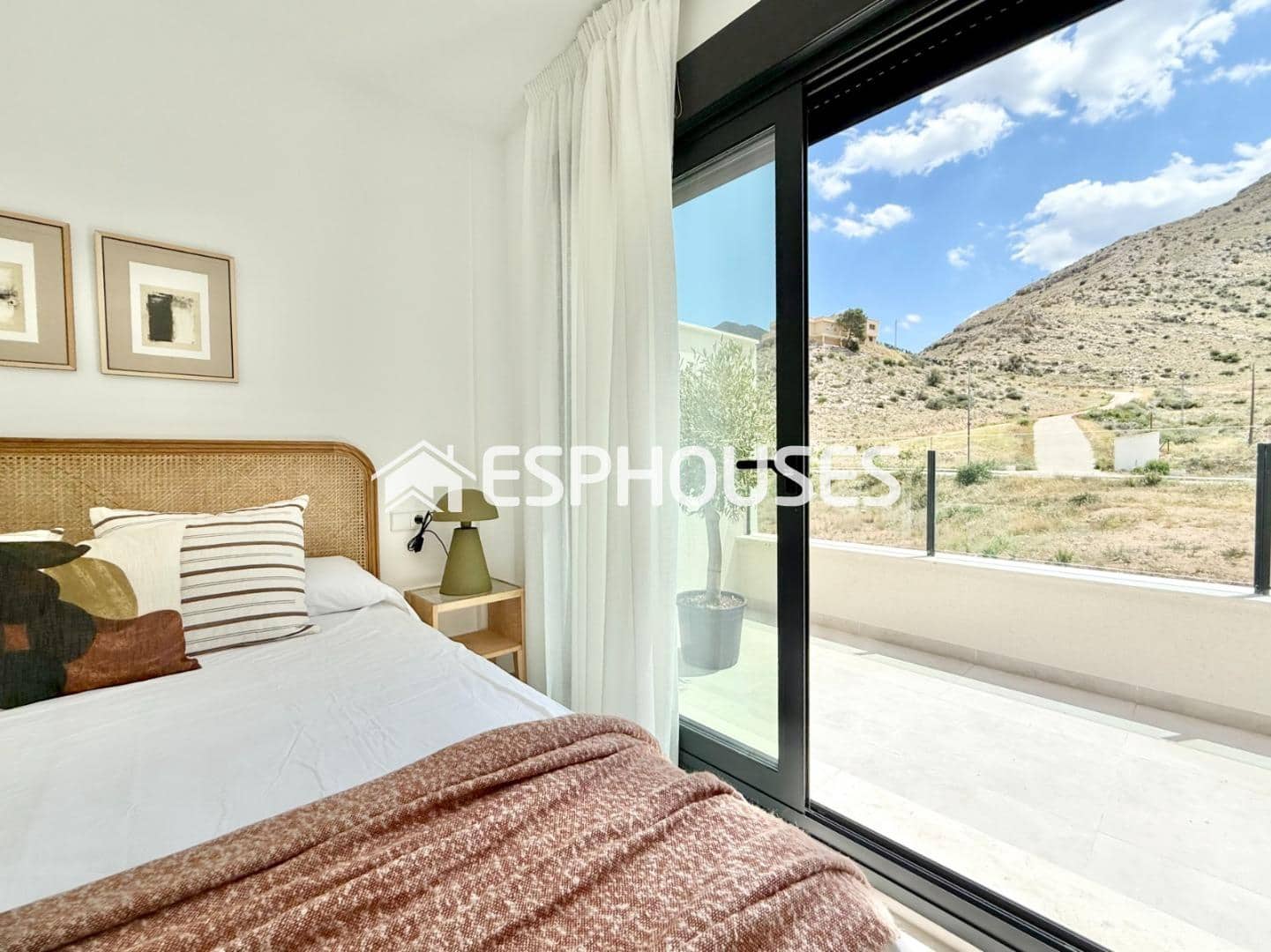 2 bedroom Bungalow for sale in Cox with pool garage - € 219,000 (Ref: 9445048)