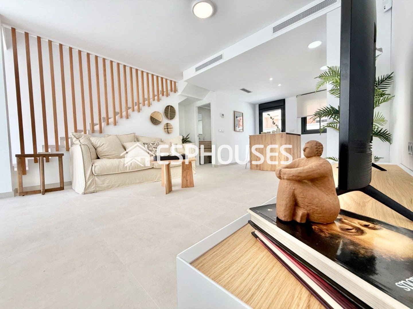 2 slaapkamer Halfvrijstaande villa te koop in Cox met zwembad - € 230.000 (Ref: 9445048)