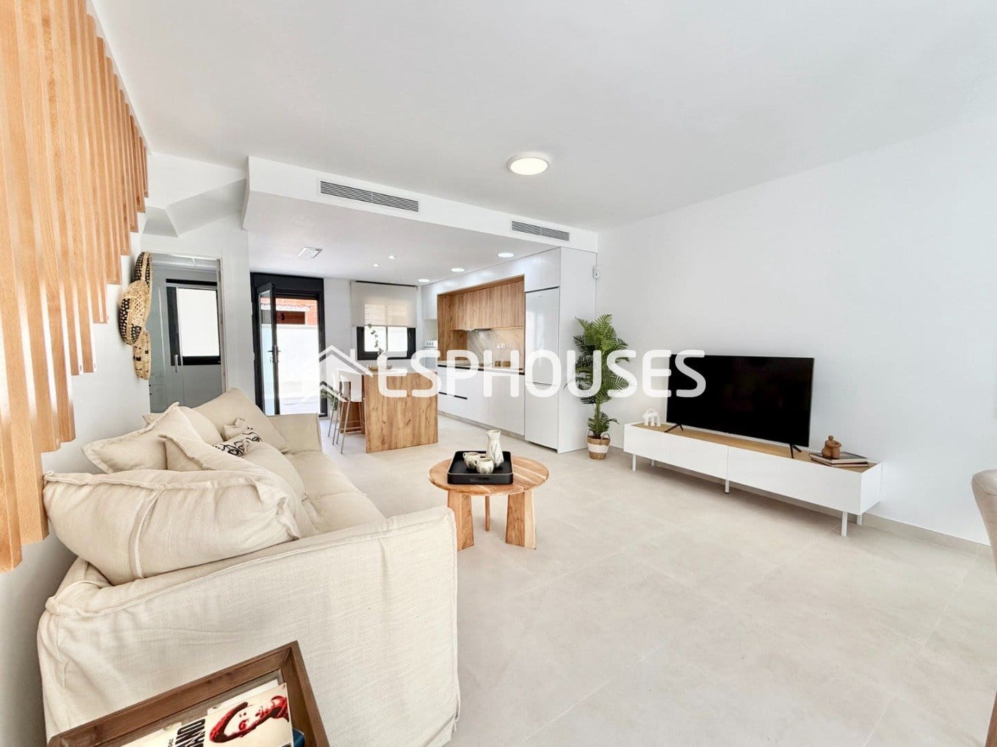 2 slaapkamer Halfvrijstaande villa te koop in Cox met zwembad - € 230.000 (Ref: 9445048)