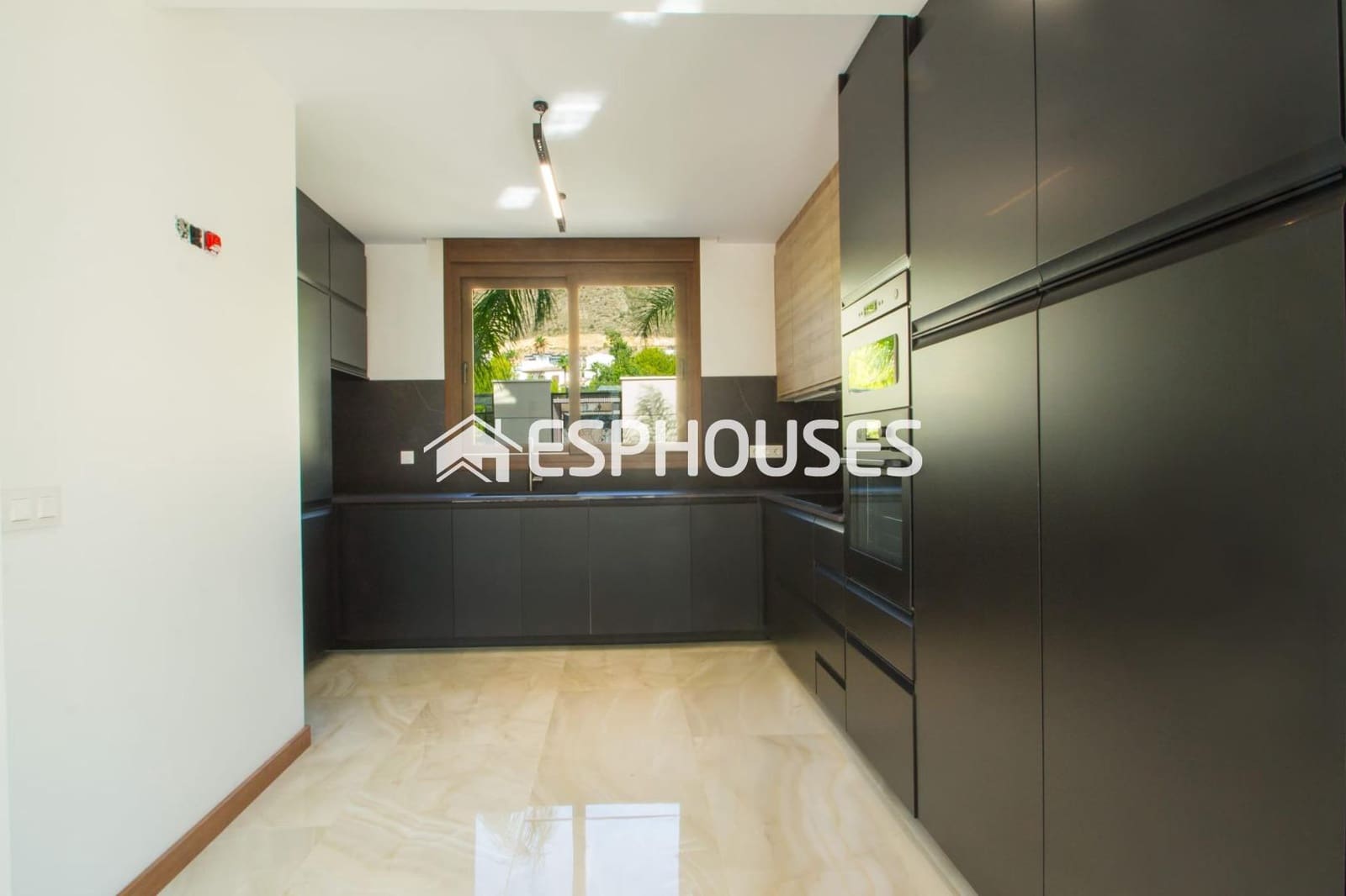 4 slaapkamer Villa te koop in Finestrat met zwembad - € 850.000 (Ref: 9445055)