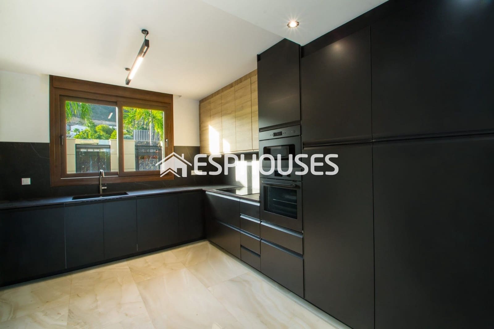 4 soverom Villa til salgs i Finestrat med svømmebasseng garasje - € 850 000 (Ref: 9445055)