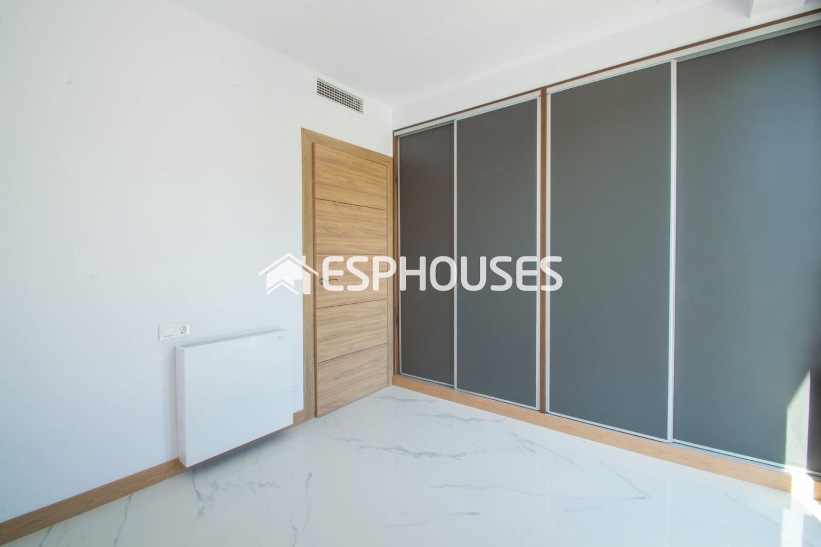 4 soverom Villa til salgs i Finestrat med svømmebasseng garasje - € 850 000 (Ref: 9445055)