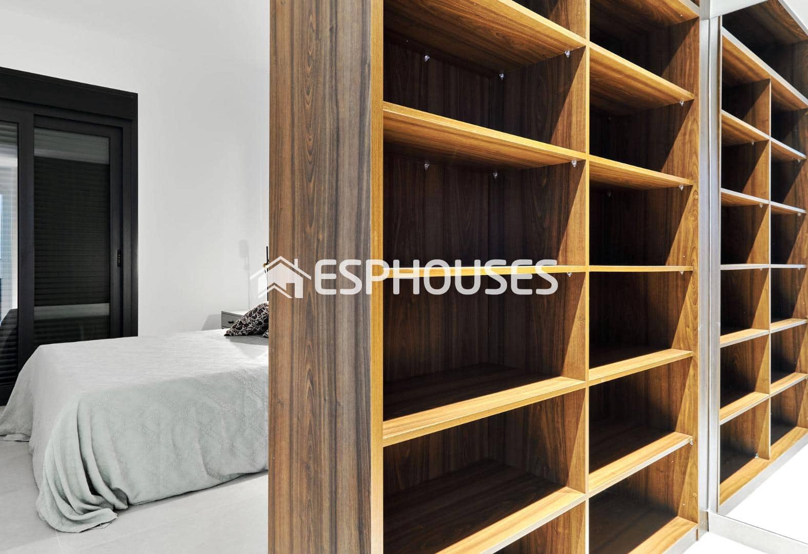 2 slaapkamer Appartement te koop in Torrevieja met zwembad garage - € 360.000 (Ref: 9445057)