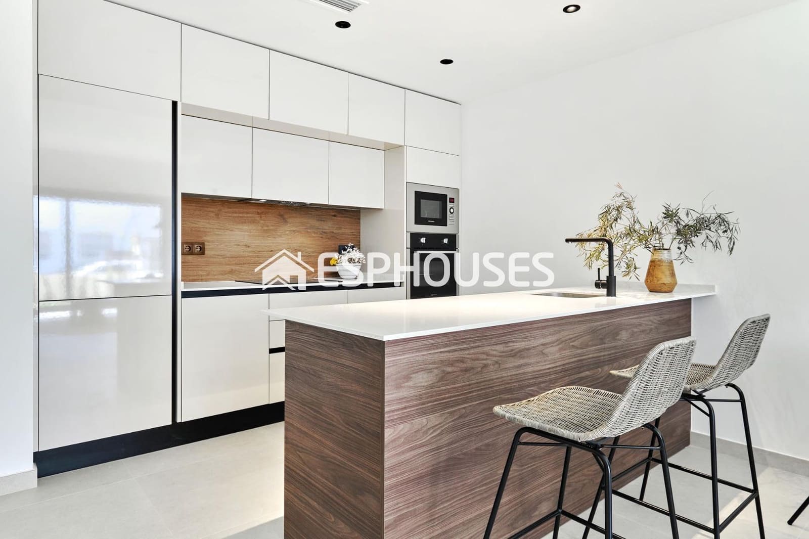 2 slaapkamer Appartement te koop in Torrevieja met zwembad garage - € 360.000 (Ref: 9445057)