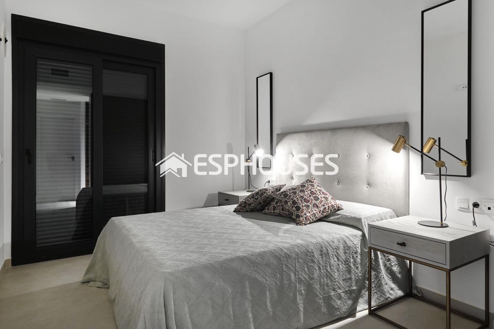 2 slaapkamer Appartement te koop in Torrevieja met zwembad garage - € 360.000 (Ref: 9445057)