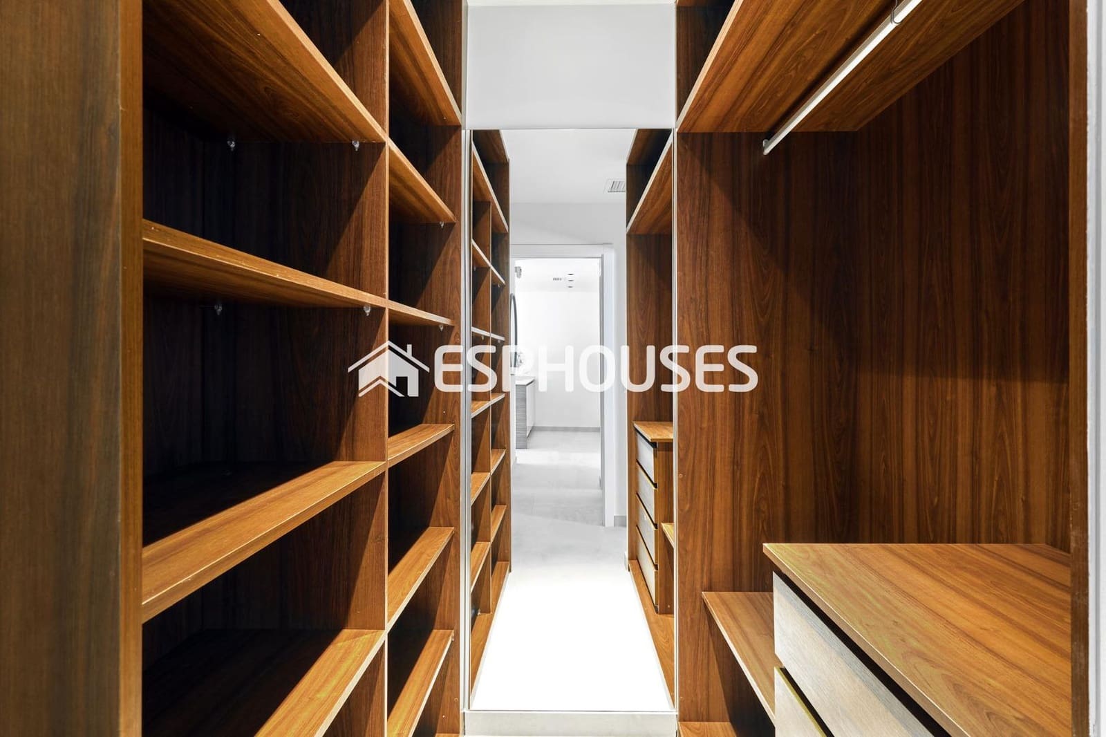 2 slaapkamer Appartement te koop in Torrevieja met zwembad garage - € 360.000 (Ref: 9445057)