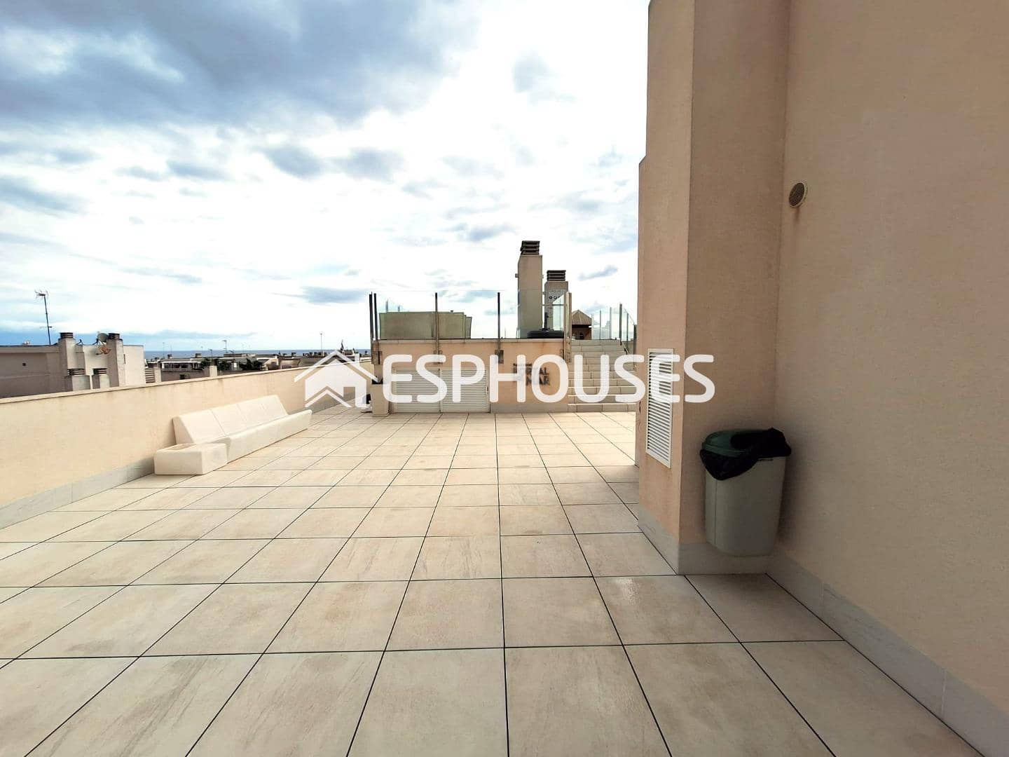 2 sypialnia Apartament na sprzedaż w Guardamar del Segura z basenem garażem - 329 000 € (Ref: 9445060)