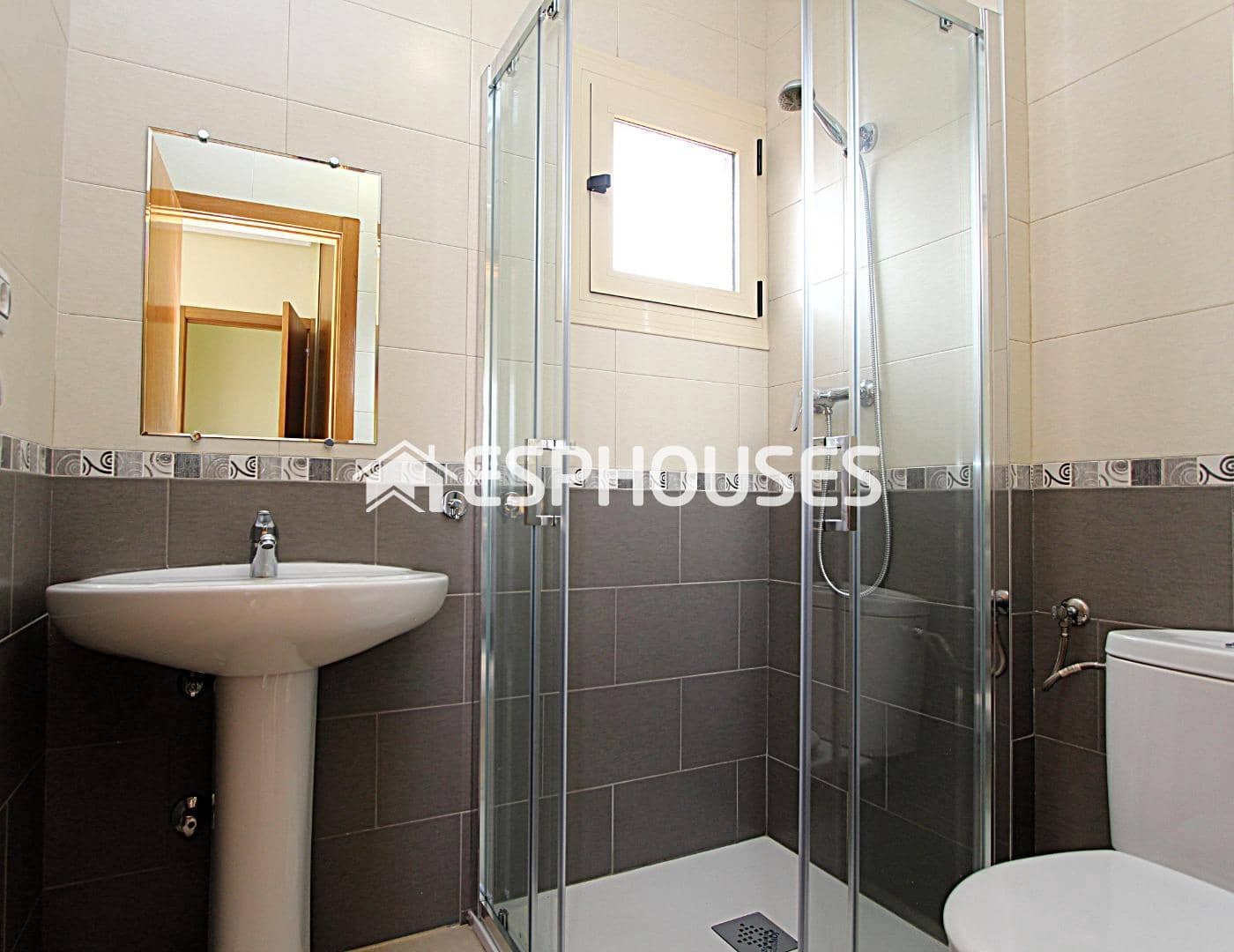 3 sypialnia Bungalow na sprzedaż w Guardamar del Segura z basenem garażem - 281 000 € (Ref: 9445062)