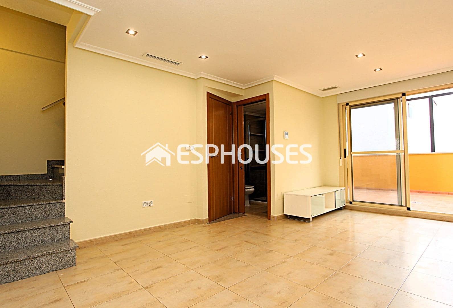 3 sypialnia Bungalow na sprzedaż w Guardamar del Segura z basenem garażem - 281 000 € (Ref: 9445062)