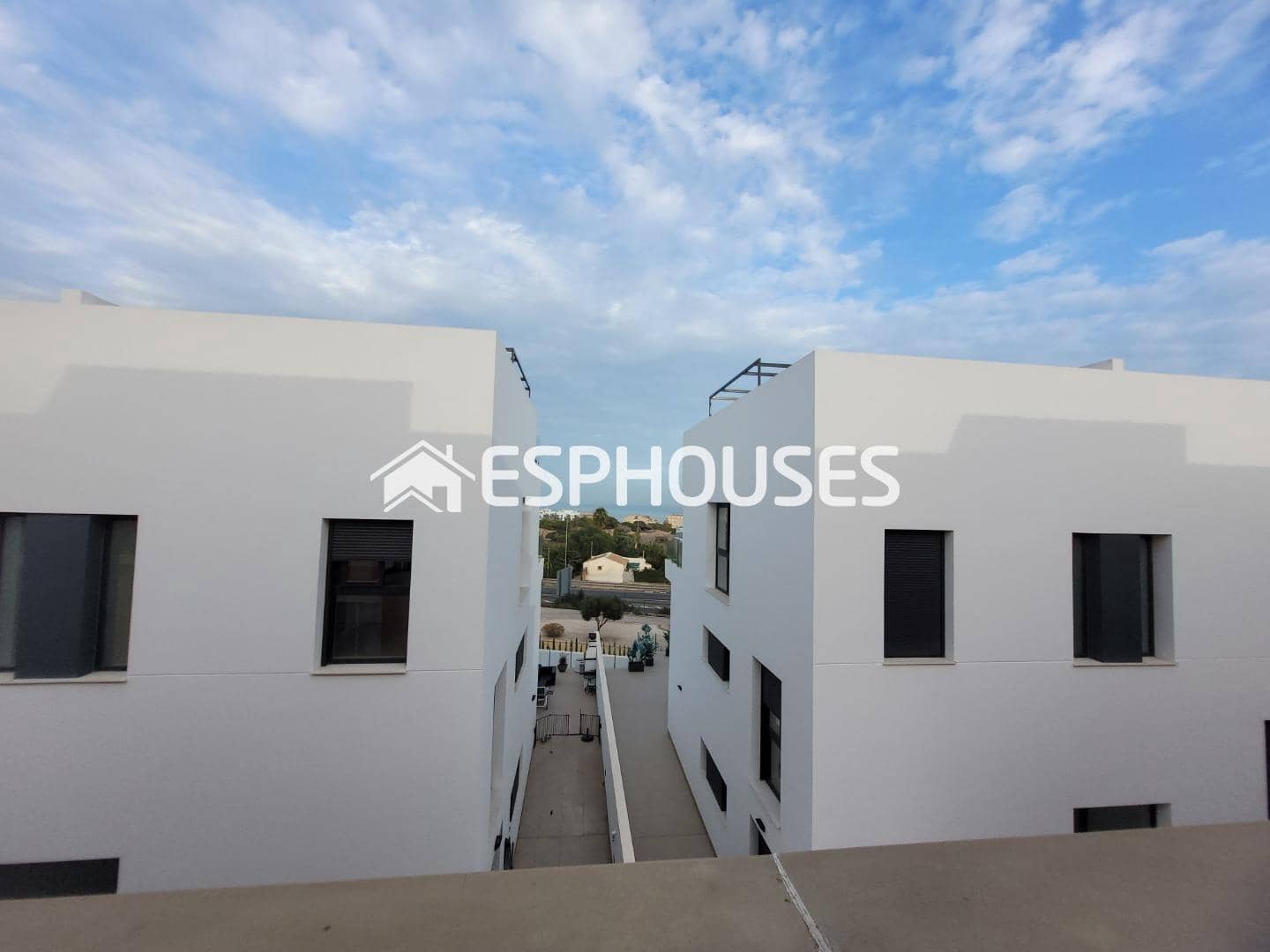 3 sypialnia Bungalow na sprzedaż w Guardamar del Segura z basenem garażem - 281 000 € (Ref: 9445062)