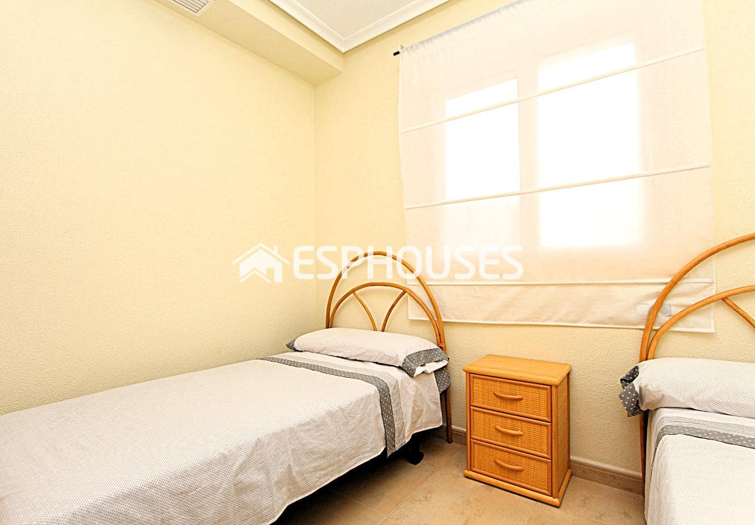 3 sypialnia Bungalow na sprzedaż w Guardamar del Segura z basenem garażem - 281 000 € (Ref: 9445062)