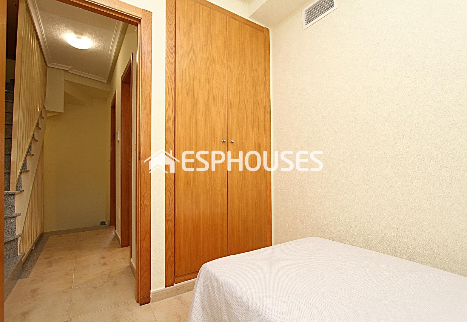 3 sypialnia Bungalow na sprzedaż w Guardamar del Segura z basenem garażem - 281 000 € (Ref: 9445062)