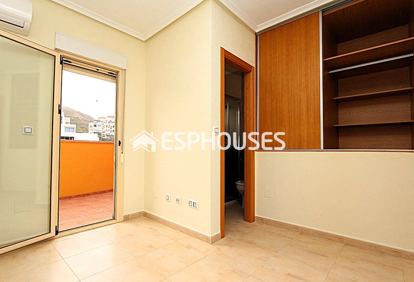 3 sypialnia Bungalow na sprzedaż w Guardamar del Segura z basenem garażem - 281 000 € (Ref: 9445062)