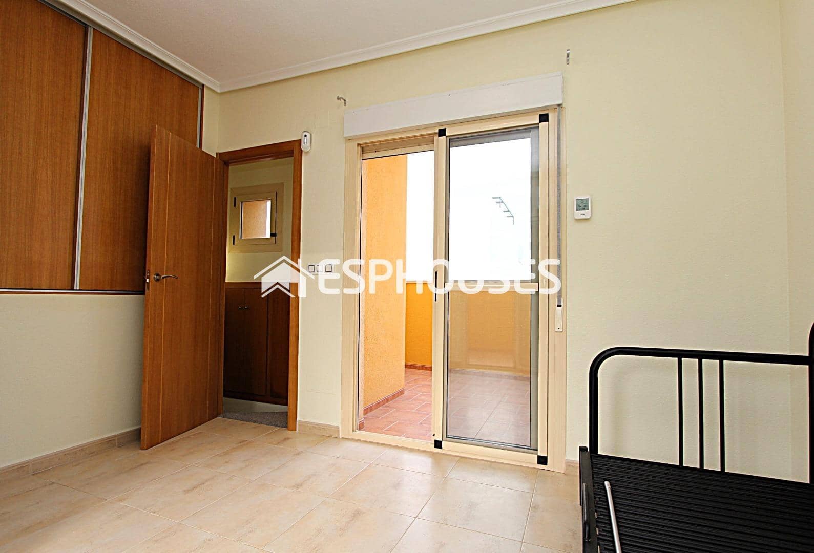 3 sypialnia Bungalow na sprzedaż w Guardamar del Segura z basenem garażem - 281 000 € (Ref: 9445062)