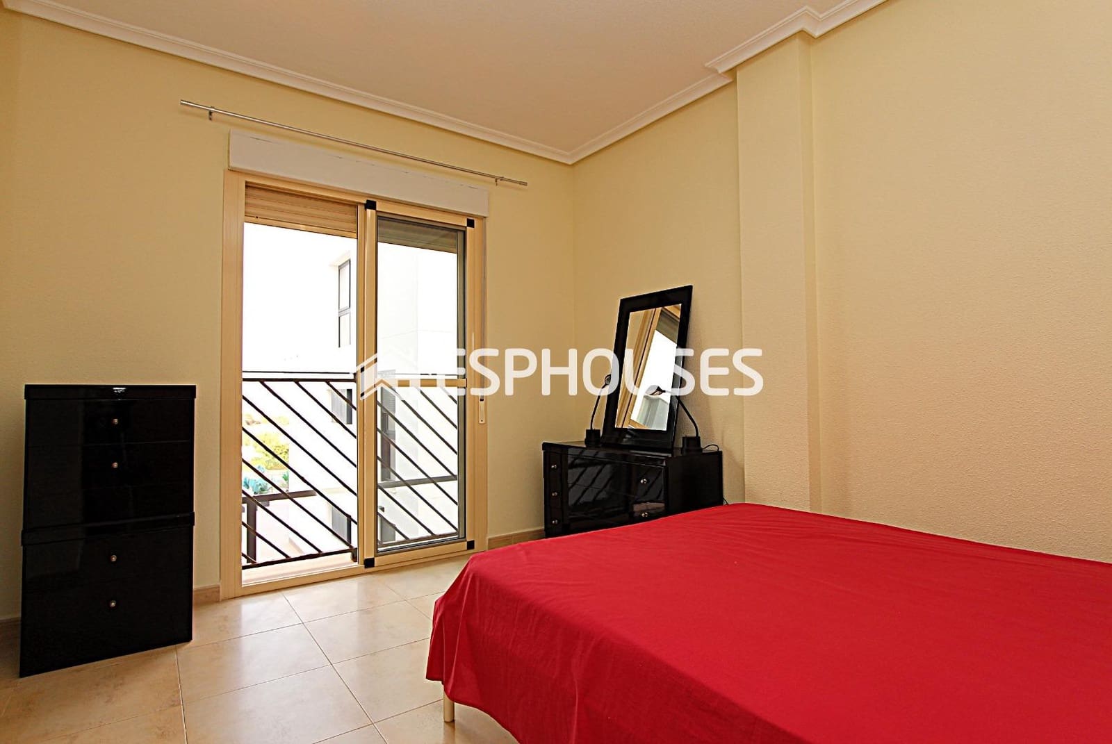 3 sypialnia Bungalow na sprzedaż w Guardamar del Segura z basenem garażem - 281 000 € (Ref: 9445062)