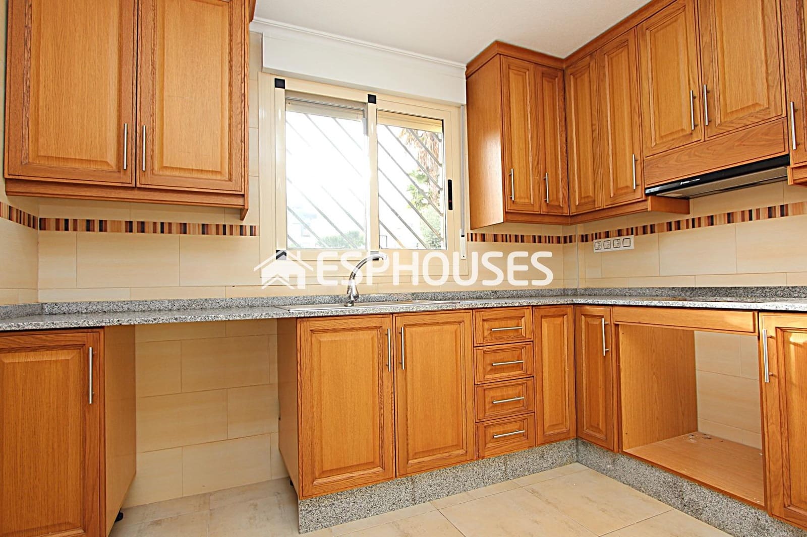 3 sypialnia Bungalow na sprzedaż w Guardamar del Segura z basenem garażem - 281 000 € (Ref: 9445062)