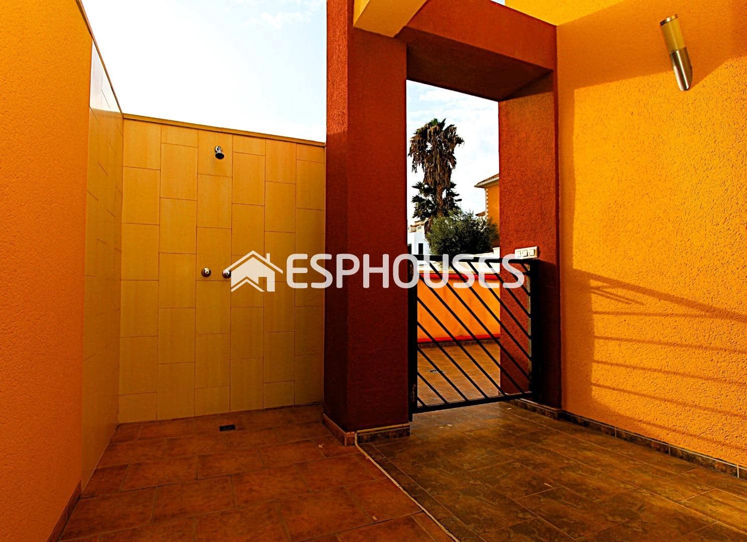 3 sypialnia Bungalow na sprzedaż w Guardamar del Segura z basenem garażem - 281 000 € (Ref: 9445062)