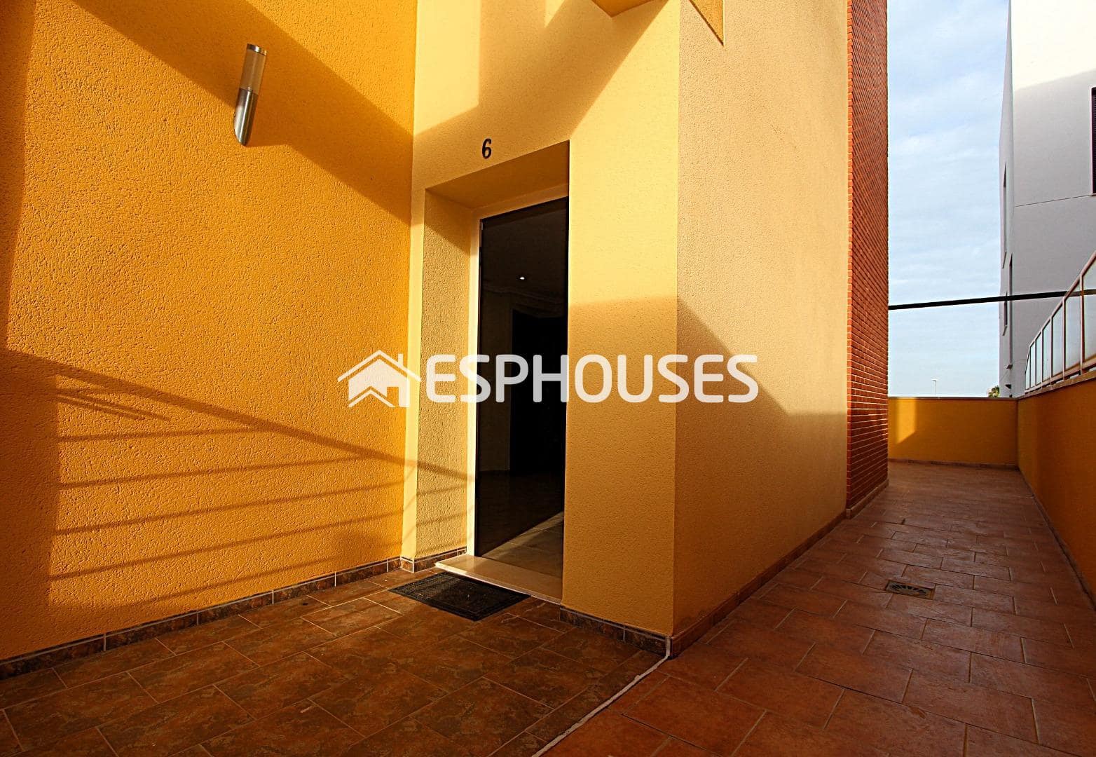 3 sypialnia Bungalow na sprzedaż w Guardamar del Segura z basenem garażem - 281 000 € (Ref: 9445062)