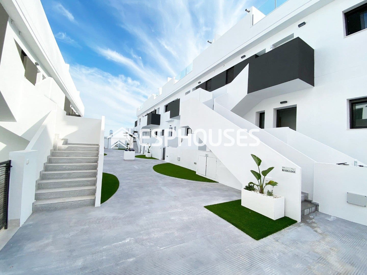3 chambre Villa/Maison Semi-Mitoyenne à vendre à Torrevieja avec piscine - 414 000 € (Ref: 9445065)