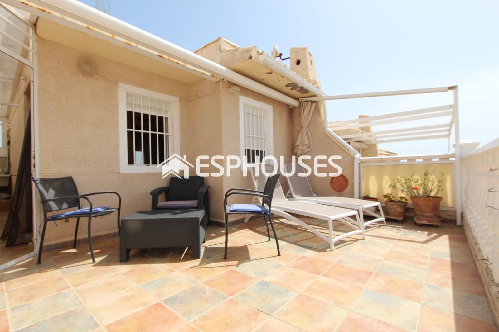 3 sovrum Bungalow till salu i Guardamar del Segura med garage - 299 000 € (Ref: 9445068)