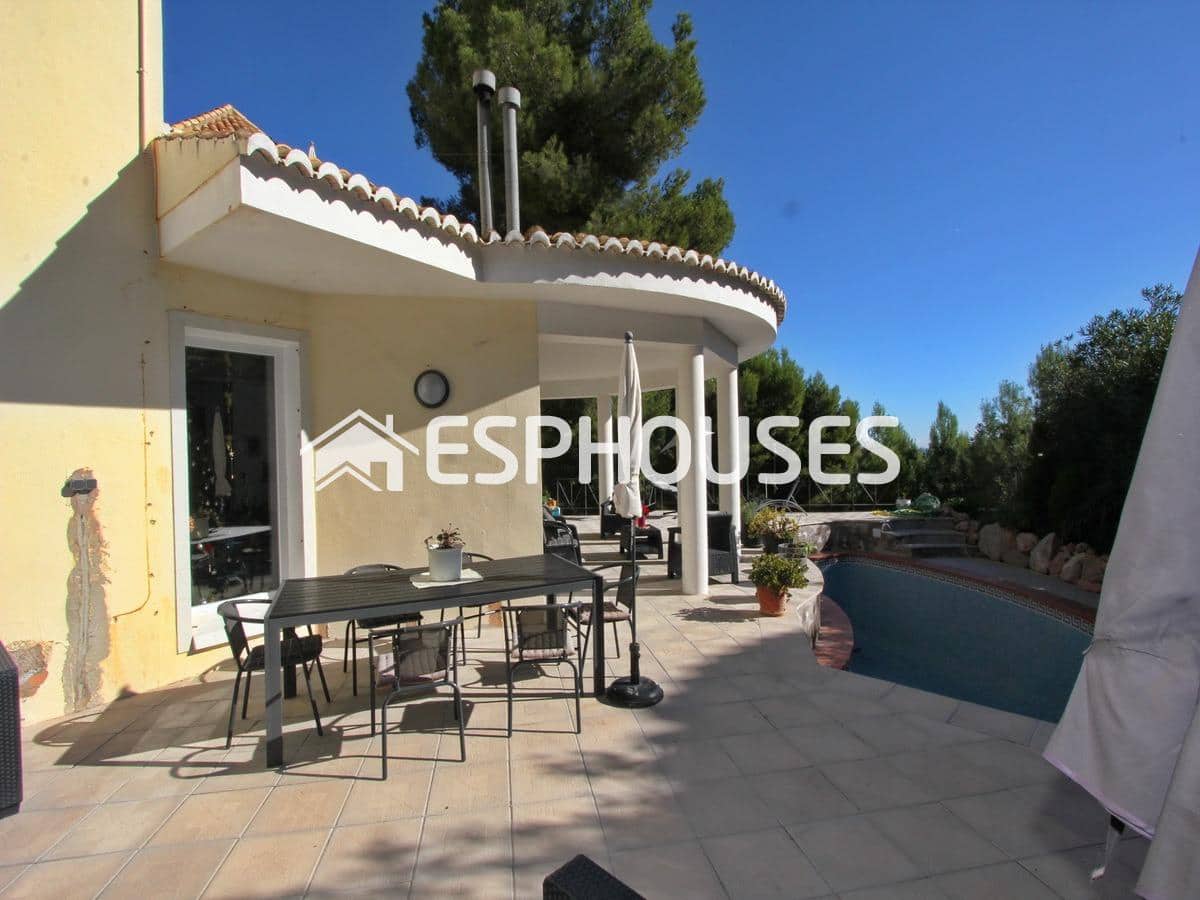 4 makuuhuone Huvila myytävänä paikassa Altea mukana uima-altaan - 530 000 € (Ref: 9445069)