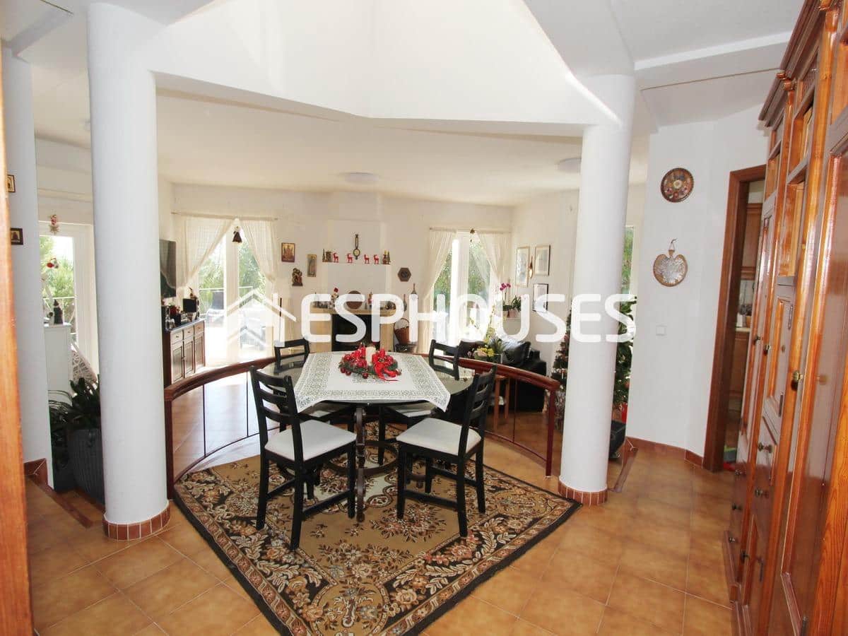 4 makuuhuone Huvila myytävänä paikassa Altea mukana uima-altaan - 530 000 € (Ref: 9445069)