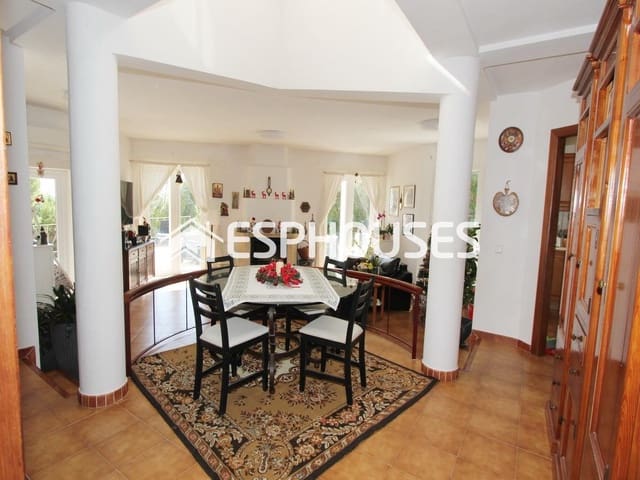 4 makuuhuone Huvila myytävänä paikassa Altea mukana uima-altaan - 530 000 € (Ref: 9445069)