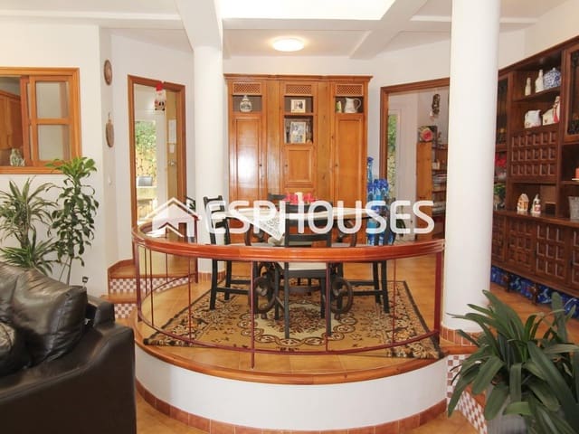 4 makuuhuone Huvila myytävänä paikassa Altea mukana uima-altaan - 530 000 € (Ref: 9445069)