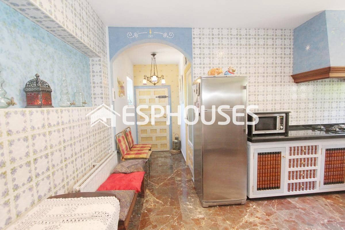 5 soveværelse Villa til salg i Guadalest med garage - € 520.000 (Ref: 9445070)