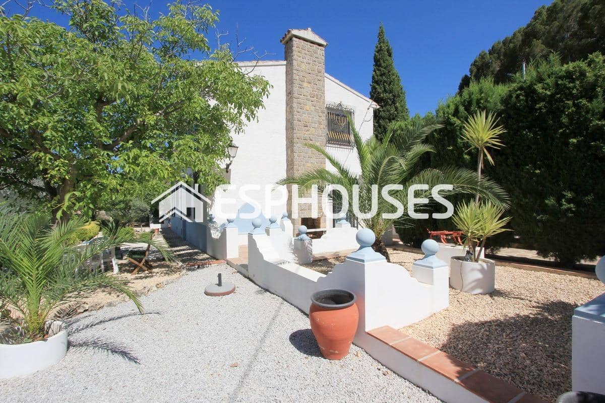 5 soveværelse Villa til salg i Guadalest med garage - € 520.000 (Ref: 9445070)