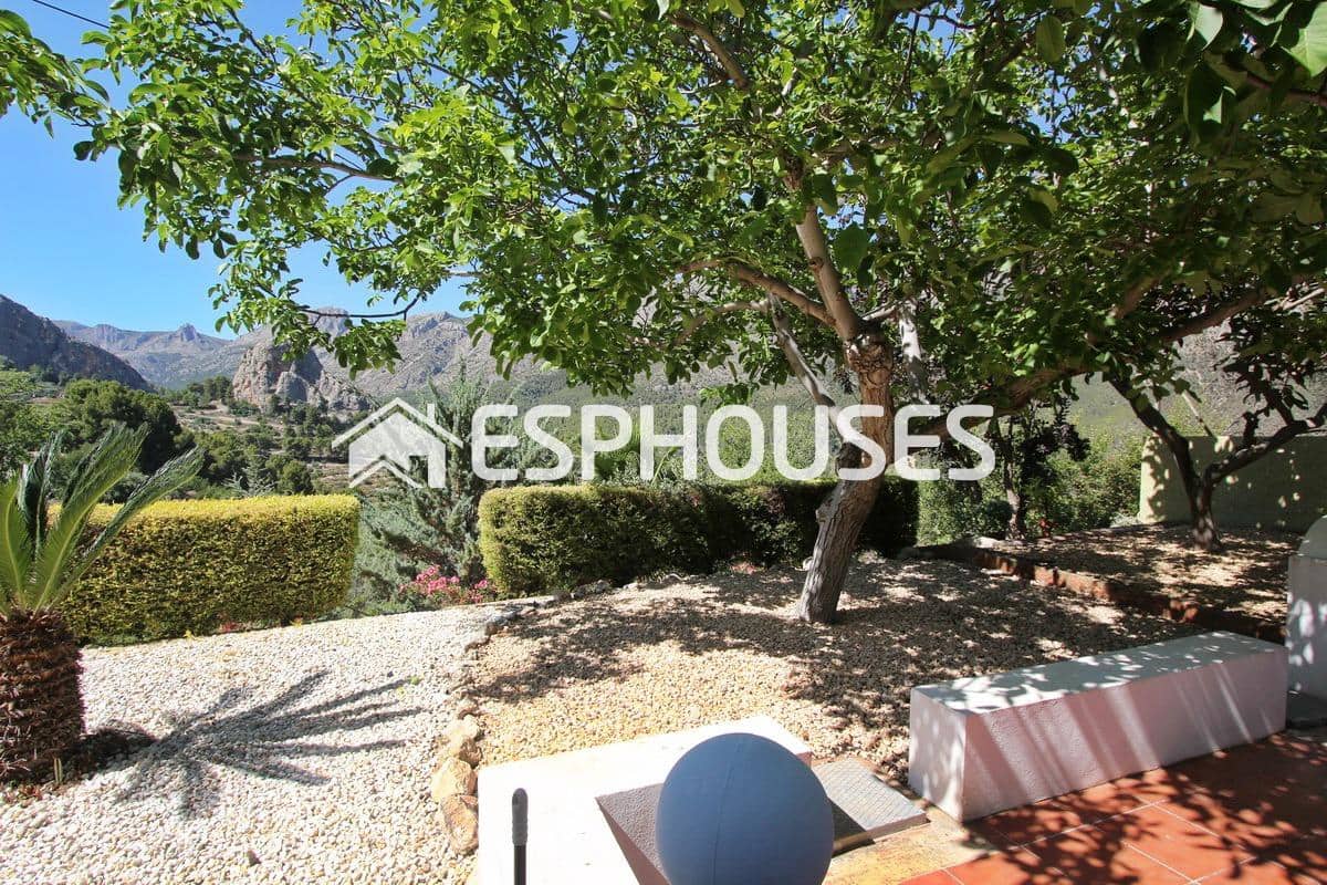 5 soveværelse Villa til salg i Guadalest med garage - € 520.000 (Ref: 9445070)