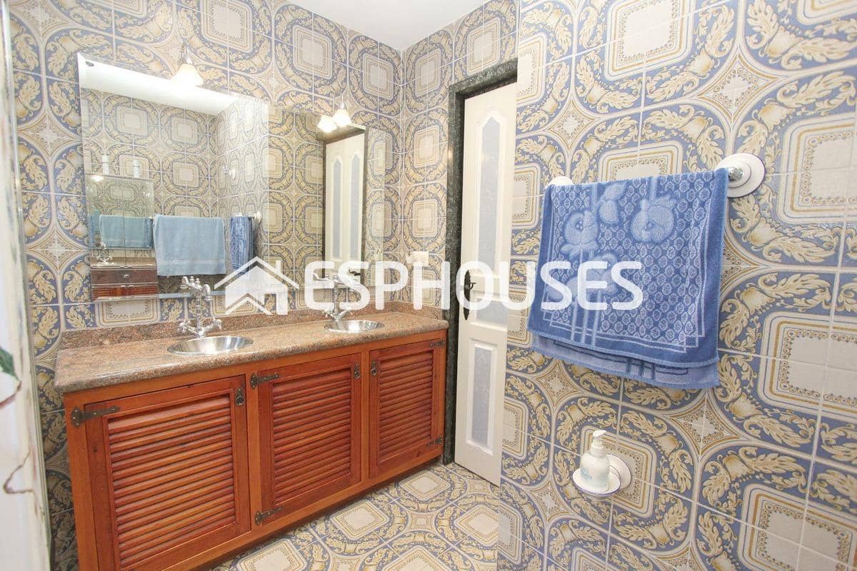 5 soveværelse Villa til salg i Guadalest med garage - € 520.000 (Ref: 9445070)