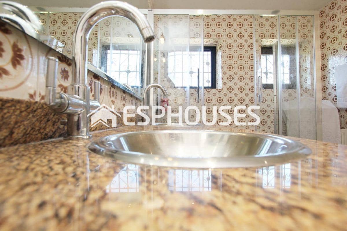 5 soveværelse Villa til salg i Guadalest med garage - € 520.000 (Ref: 9445070)