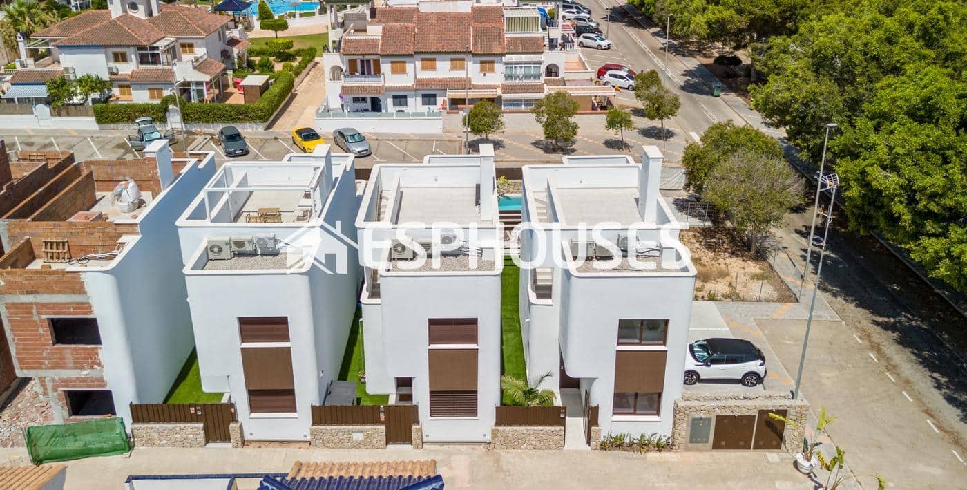 3 soverom Villa til salgs i Pilar de la Horadada med svømmebasseng garasje - € 539 900 (Ref: 9445081)