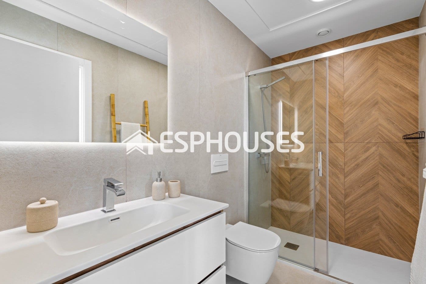 Chalet de 3 habitaciones en Pilar de la Horadada en venta con piscina garaje - 539.900 € (Ref: 9445081)