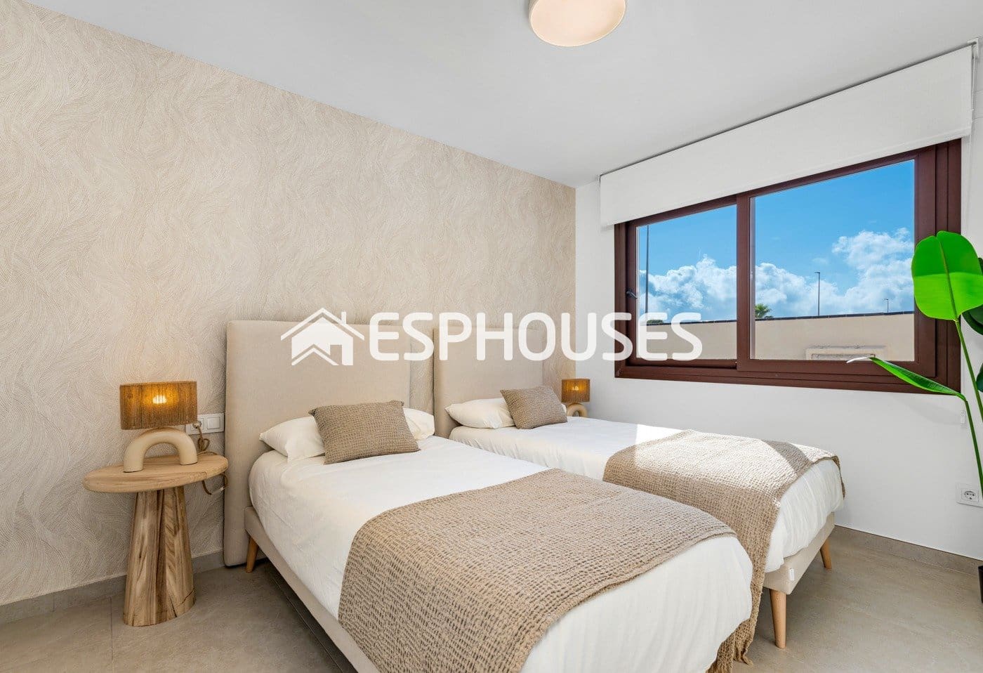 Chalet de 3 habitaciones en Pilar de la Horadada en venta con piscina garaje - 539.900 € (Ref: 9445081)