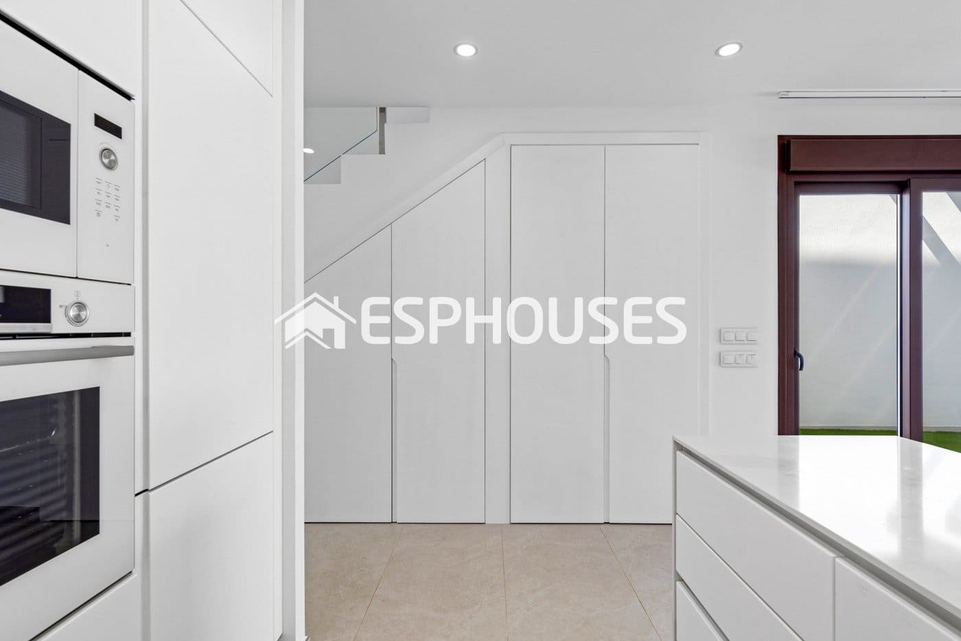 Chalet de 3 habitaciones en Pilar de la Horadada en venta con piscina garaje - 539.900 € (Ref: 9445081)
