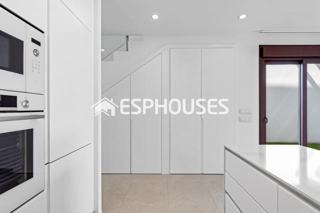 Chalet de 3 habitaciones en Mil Palmeras, Pilar de la Horadada en venta con piscina garaje - 539.900 € (Ref: 9445081)