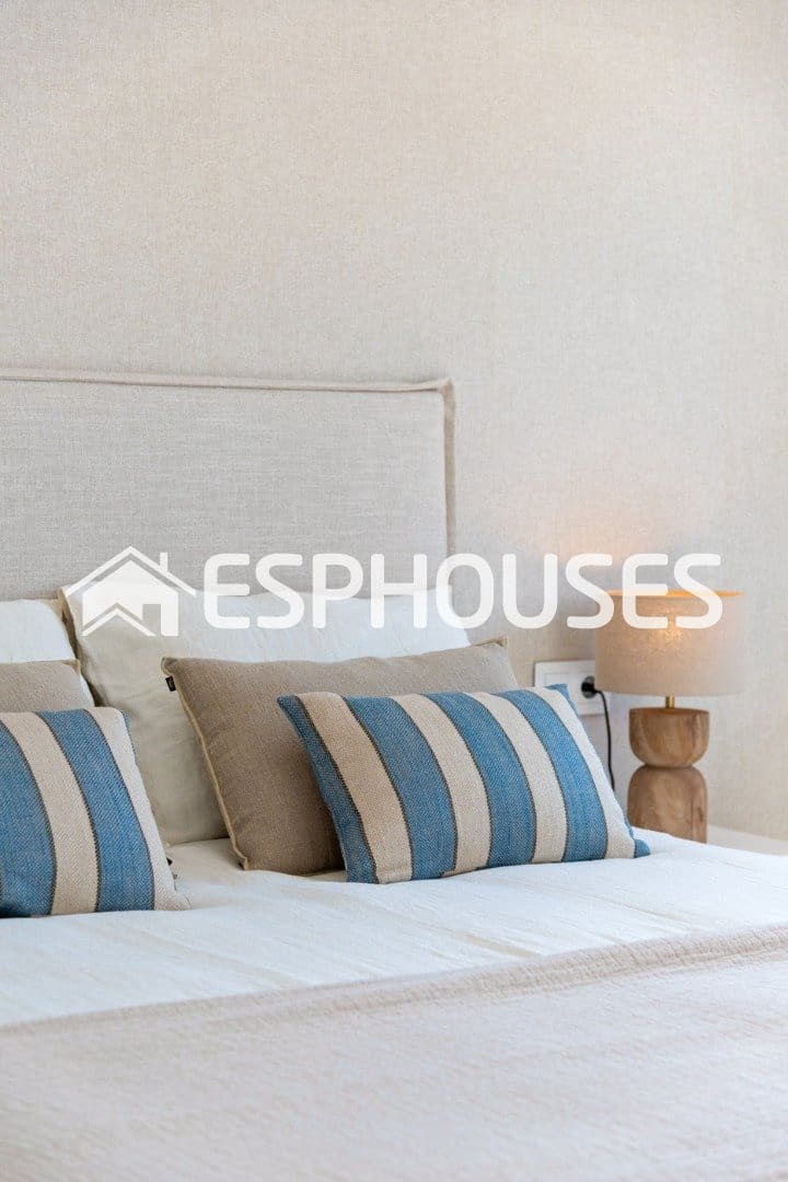 Chalet de 3 habitaciones en Pilar de la Horadada en venta con piscina garaje - 539.900 € (Ref: 9445081)