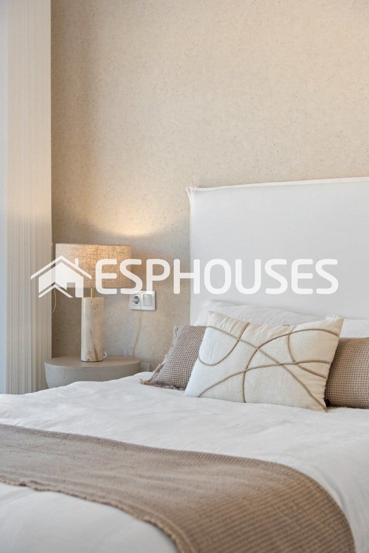 Chalet de 3 habitaciones en Pilar de la Horadada en venta con piscina garaje - 539.900 € (Ref: 9445081)