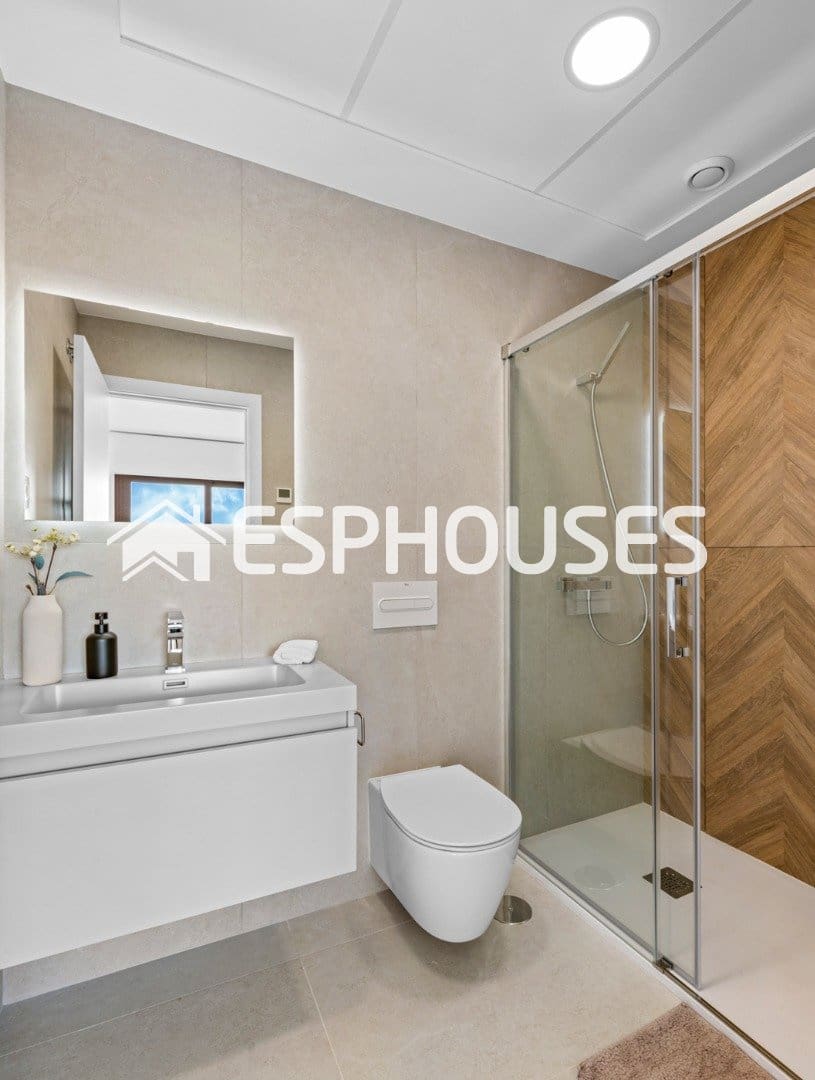 Chalet de 3 habitaciones en Pilar de la Horadada en venta con piscina garaje - 539.900 € (Ref: 9445081)