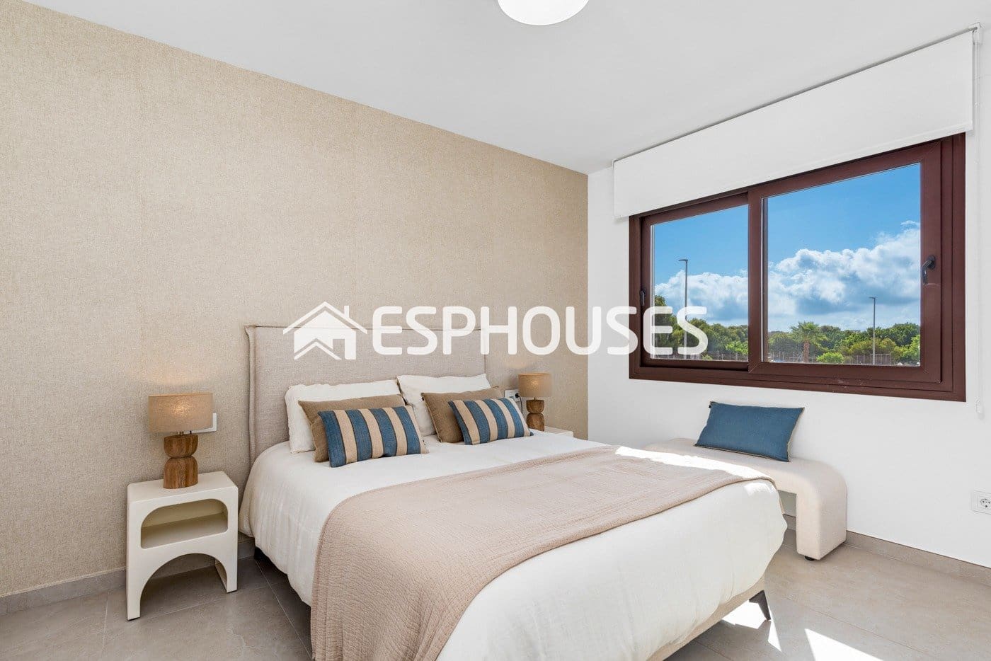 Chalet de 3 habitaciones en Pilar de la Horadada en venta con piscina garaje - 539.900 € (Ref: 9445081)