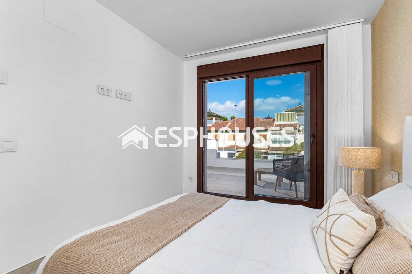 Chalet de 3 habitaciones en Pilar de la Horadada en venta con piscina garaje - 539.900 € (Ref: 9445081)