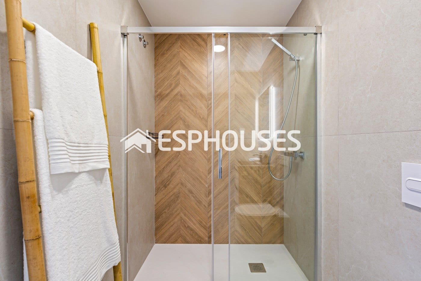 Chalet de 3 habitaciones en Pilar de la Horadada en venta con piscina garaje - 539.900 € (Ref: 9445081)