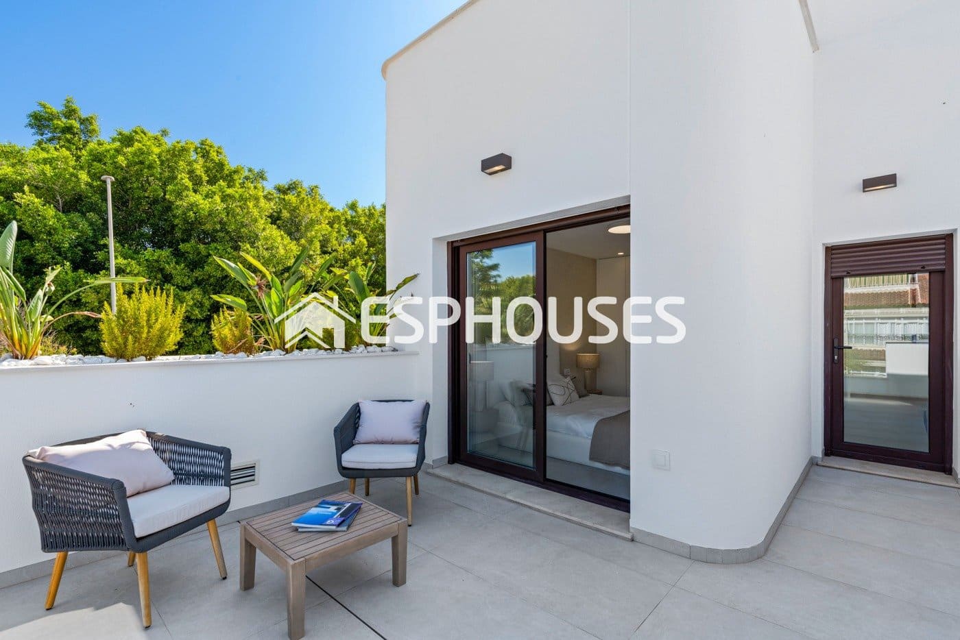 Chalet de 3 habitaciones en Pilar de la Horadada en venta con piscina garaje - 539.900 € (Ref: 9445081)