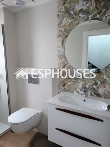 Bungalow de 3 habitaciones en Pilar de la Horadada ciudad, Pilar de la Horadada en venta con piscina garaje - 425.000 € (Ref: 9445085)