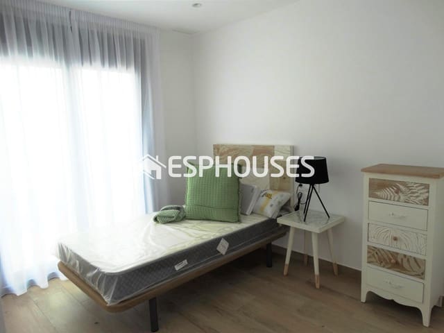 Bungalow de 3 habitaciones en Pilar de la Horadada ciudad, Pilar de la Horadada en venta con piscina garaje - 425.000 € (Ref: 9445085)