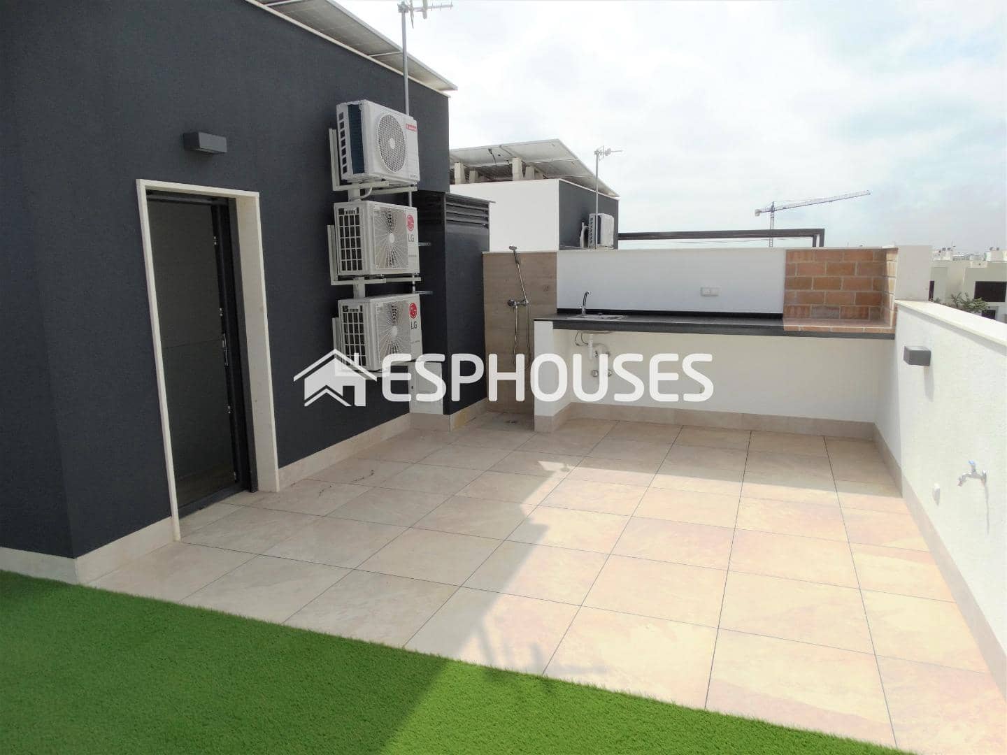 Bungalow de 3 habitaciones en Pilar de la Horadada en venta con piscina garaje - 425.000 € (Ref: 9445085)
