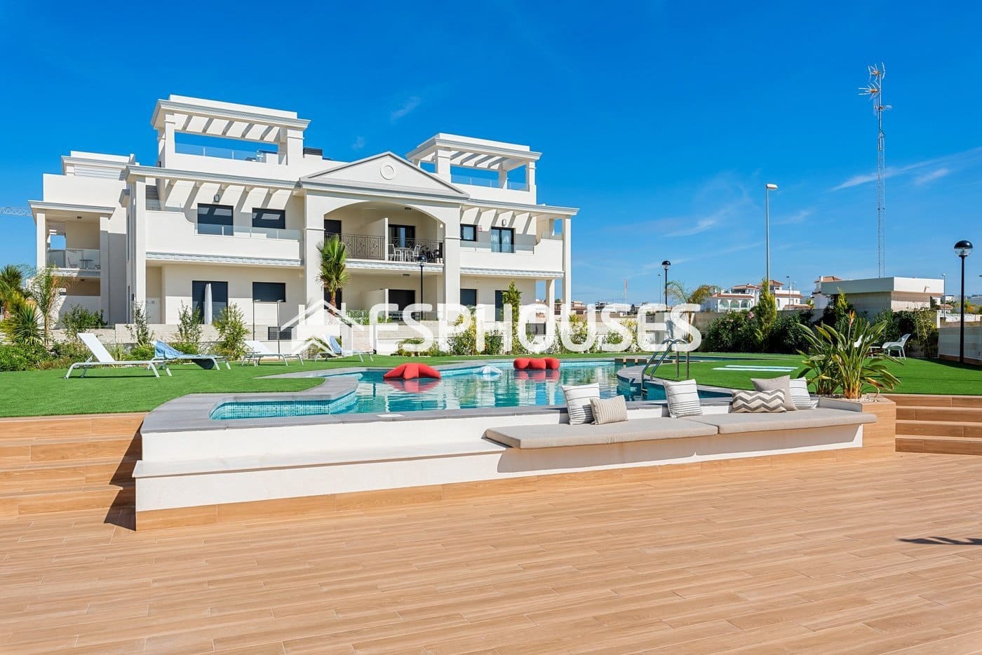 Apartamento de 3 habitaciones en Ciudad Quesada en venta con piscina garaje - 380.540 € (Ref: 9445086)