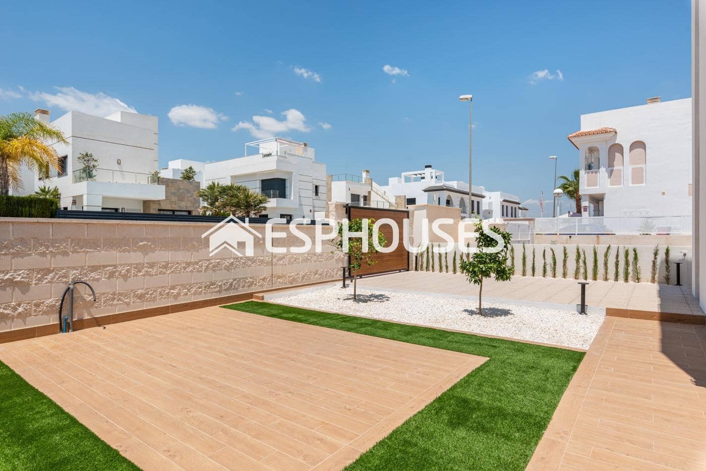 Chalet de 3 habitaciones en Rojales en venta con piscina garaje - 884.450 € (Ref: 9445089)